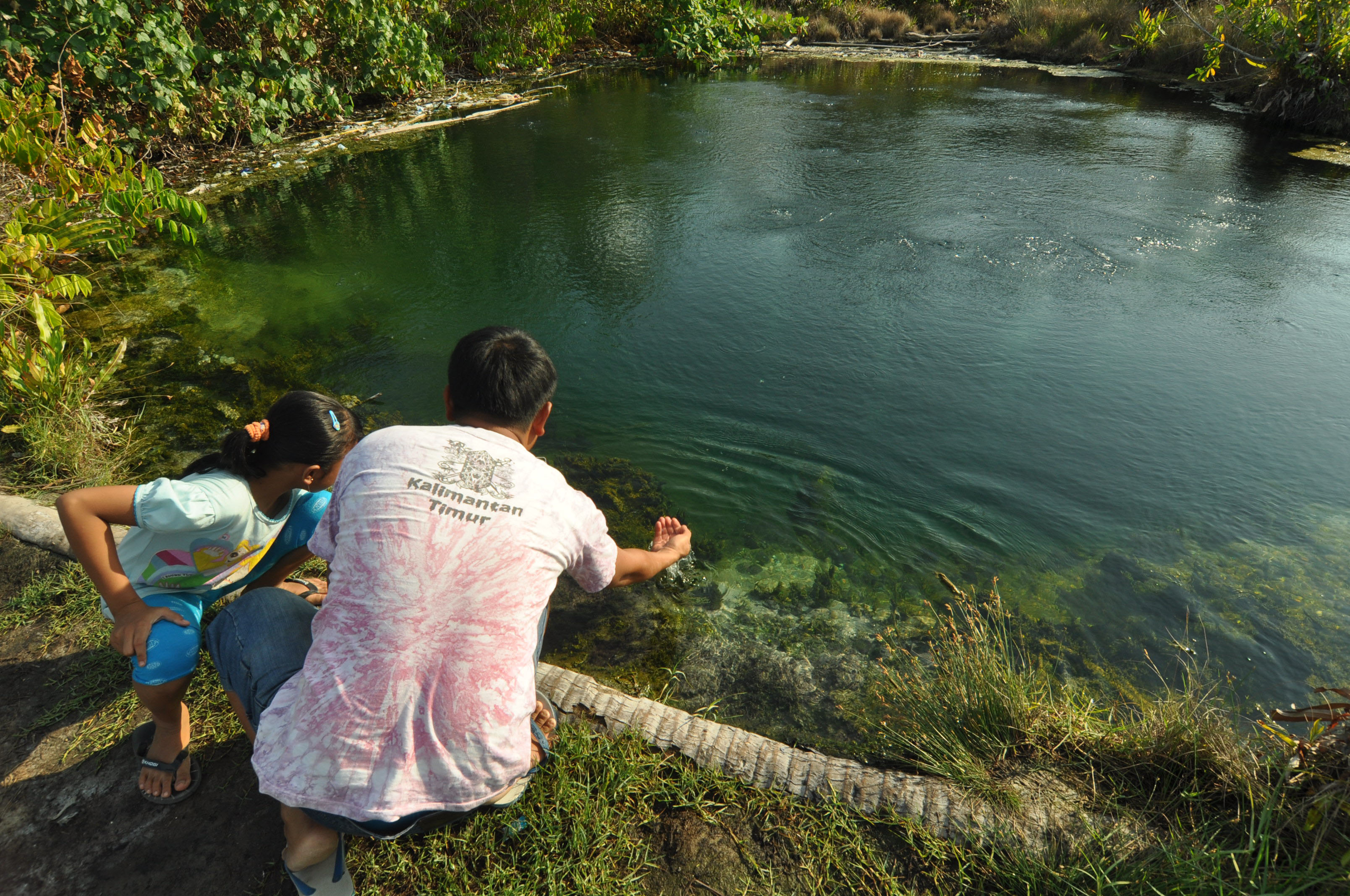 Menikmati Sensasi Wisata Kolam Air Panas Mapane