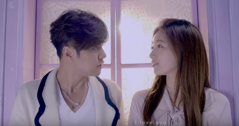 Suzy Miss A Tampil Mesra dengan Show Luo di Lagu 'Together in Love'