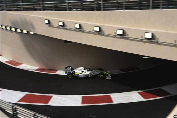 Sean Gelael Pembalap Pertama yang Tabrak Dinding Yas Marina