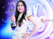 Prilly Latuconsina Kembali Raih Prestasi di SCTV Awards 2015