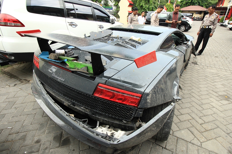 Pengacara Lamborghini Maut Pasang Iklan Ancam Media Massa