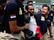 Usai Demo Di Bundaran HI, Polisi Giring Mahasiswa Papua ke Mapolda Metro Jaya