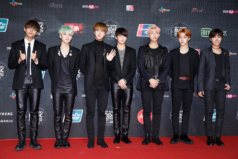 Saingi EXO, Album Terbaru BTS Raih Penjualan Tertinggi Tahun 2015