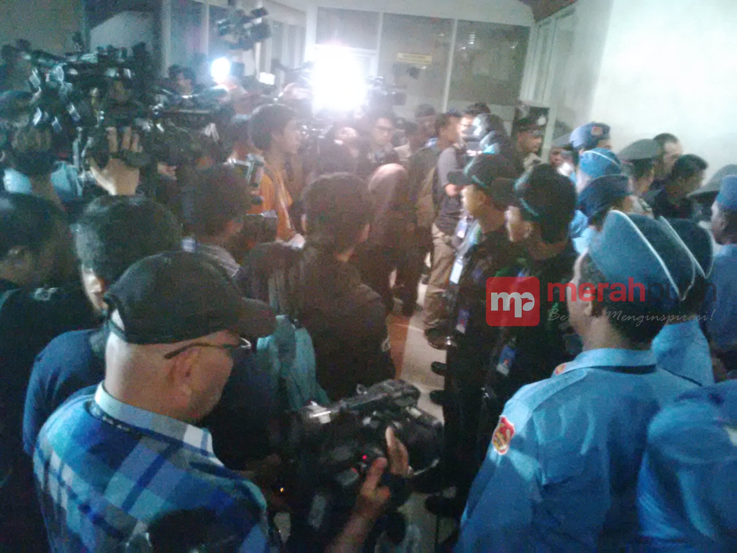 Puluhan Pamdal Amankan Sidang Kode Etik MKD