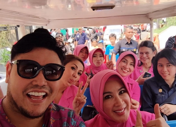 Gelar Acara Bakti Sosial, Polres Jaksel Ajak Artis Terjun Ke Masyarakat