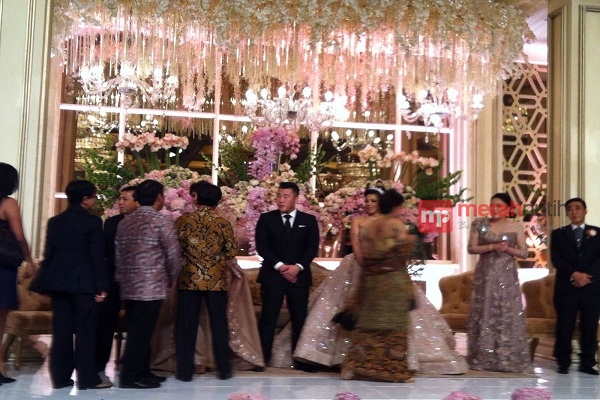 Anggota MKD Turut Hadiri Resepsi Pernikahan Putri Setya Novanto