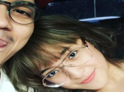 'Pamer' Perut Mulus, Marshanda Goyang Hot Bareng Egi John