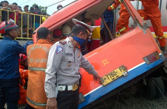Human Error, Penyebab Terjadinya Kecelakaan Metromini vs KRL
