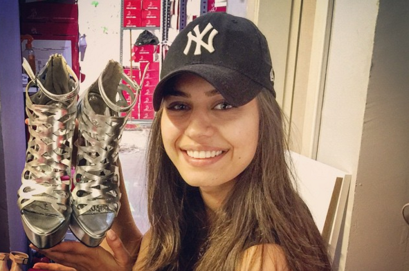  Amine Gulse, Si Cantik Nur dalam Drama Turki 'Antara Nur dan Dia'