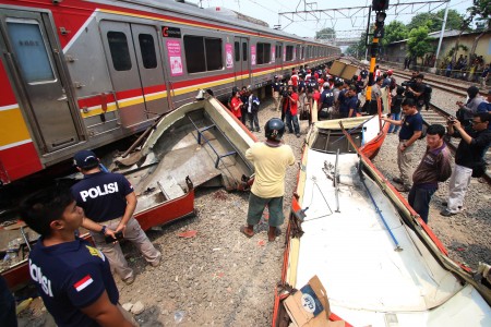 Informasi Korban Tewas KRL VS Metromini Dirahasiakan untuk Jaga Asuransi