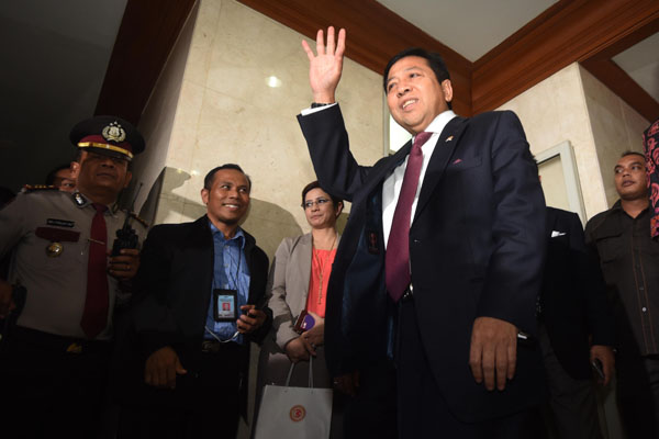 Enggan Lepas Jabatan, Setnov Takut Kehilangan Kerajaan Bisnis?