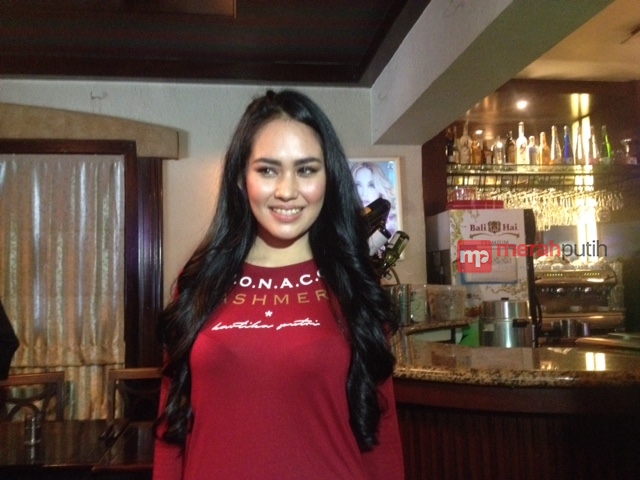 Dikabarkan Dekat dengan Pria Bule, Ini Jawaban Kartika Putri