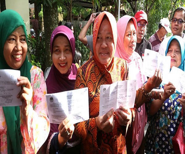Pasangan Risma-Wishnu Deklarasikan Kemenangan