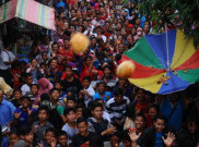 Ritual 'Sebar Apem Keong Mas' di Boyolali