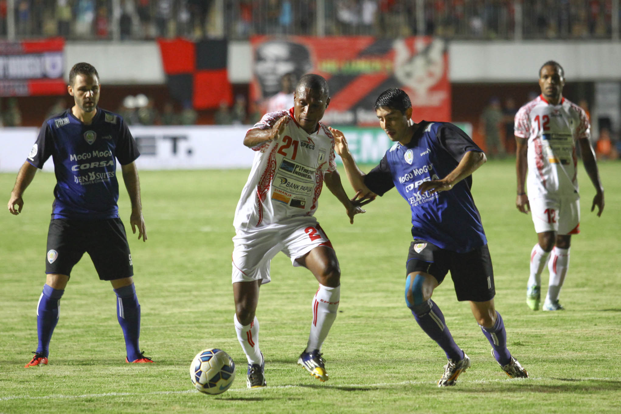 Arema Bungkam Persipura Susah Payah