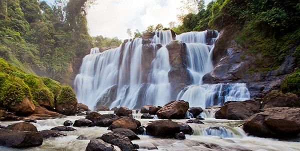 Menguak Kemegahan Curug Malela, Air Terjun Aduhai di Bandung