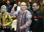 Ruhut Sitompul Berdoa Kepada Tuhan Untuk Roy Suryo