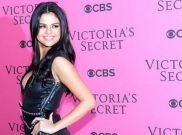 Selena Gomez Jalan Bareng Niall Horan