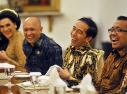 Video Presiden Jokowi Ngakak Bareng Pelawak di Istana