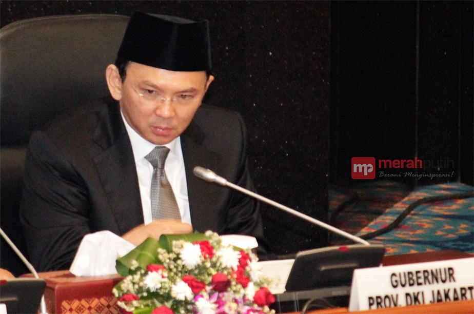 Ahok Ancam Cabut Izin Usaha Perusahaan Taksi yang Rusuh