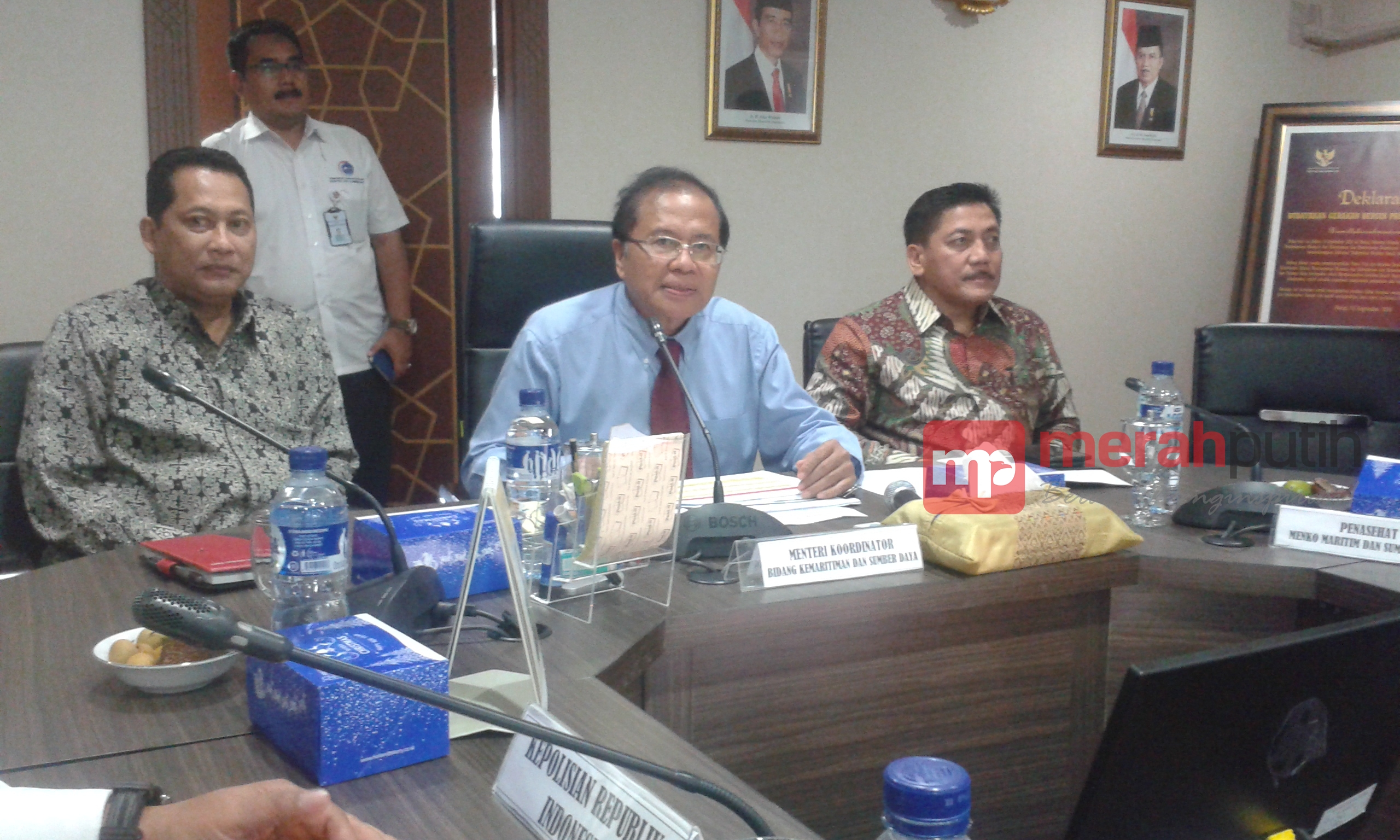 Tantang Agung Podomoro Group, Menko Rizal Ramli Dua Kali Gebrak Meja