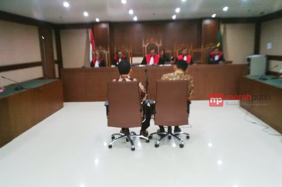 Hakim Vonis Amir Hamzah-Kasmin 3 Tahun Penjara