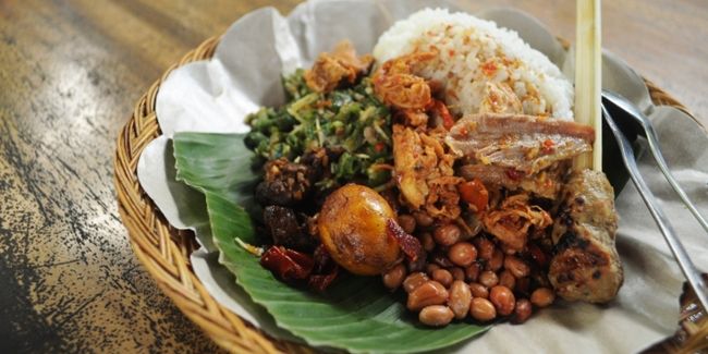 Berburu Nikmatnya Nasi Jinggo Khas Bali
