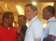 RJ Lino Temui Pendukungnya dengan Senyuman