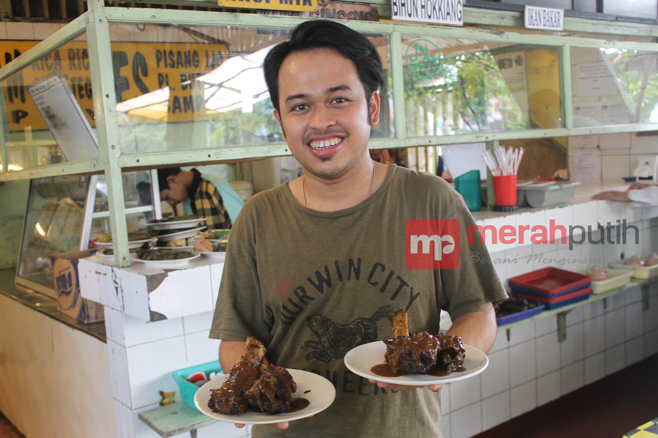 Nikmatnya Kuliner Khas Makassar di Warung H. Mamink Daeng Tata