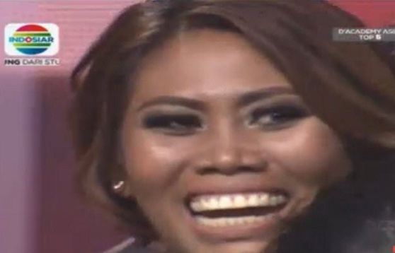Evi Masamba Lepas Panggung D’Academy Asia dengan Senyuman
