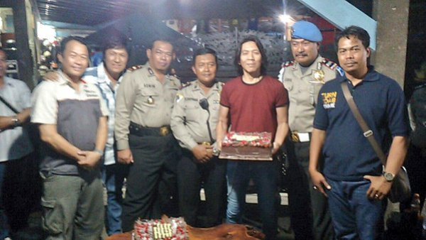 Jajaran Polsek Pancoran Datangi Markas Slank