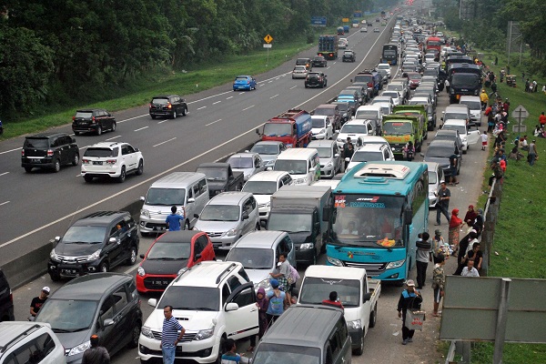 Kemacetan Parah di Tol