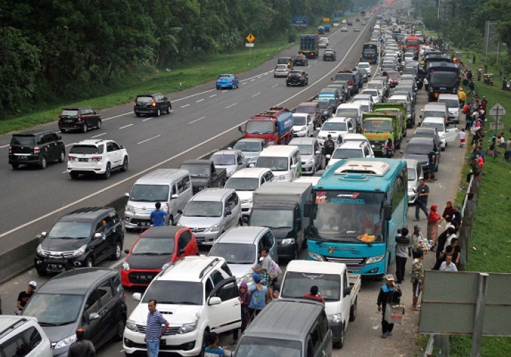 Kemacetan Parah di Tol 