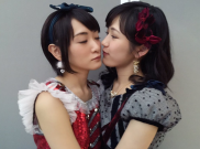 Mayu Watanabe AKB48  Beradegan Ranjang dengan Erika  Sawajiri