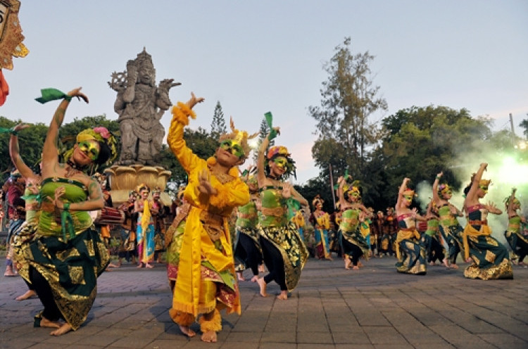 Pagelaran Seni Budaya di Denpasar Festival 2015
