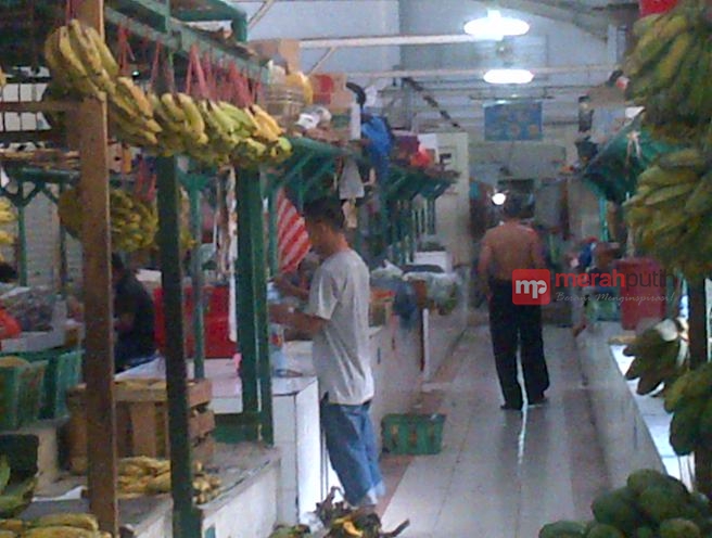 Pedagang Mengeluh Pasar Tradisional Gondangdia Sepi Pembeli