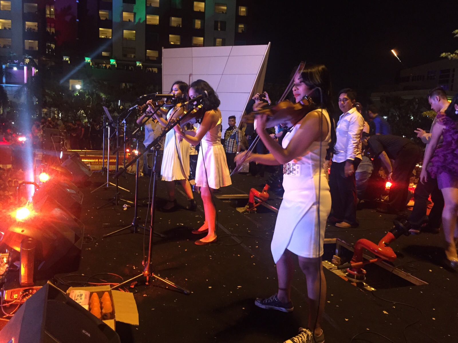 Seru, Cerita Kamila Isi Malam Pergantian Tahun di Makassar