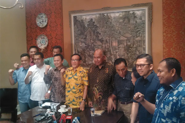Kubu Ical Sambut Baik Kubu Agung Laksono Merapat di Rapimnas