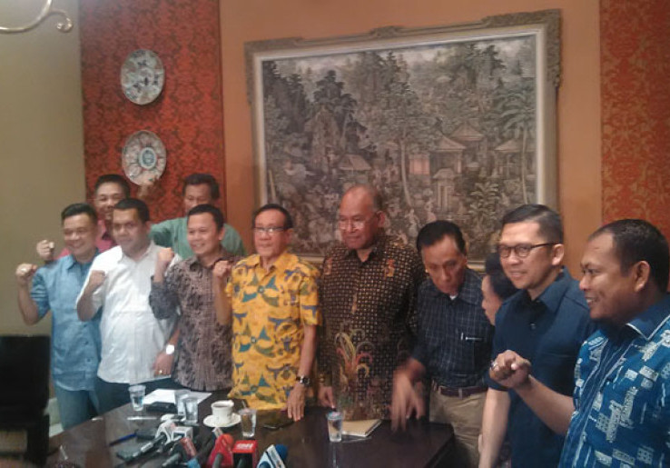 Kubu Ical Sambut Baik Kubu Agung Laksono Merapat di Rapimnas