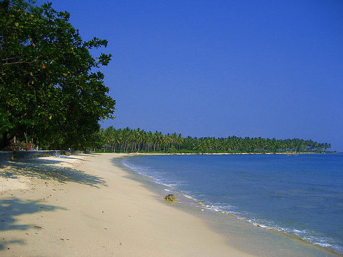 Panorama Pantai Ciputih Banten yang Memukau