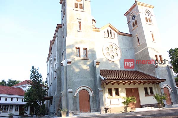 Gereja Ayam Menyimpan Segudang Artefak Sejarah