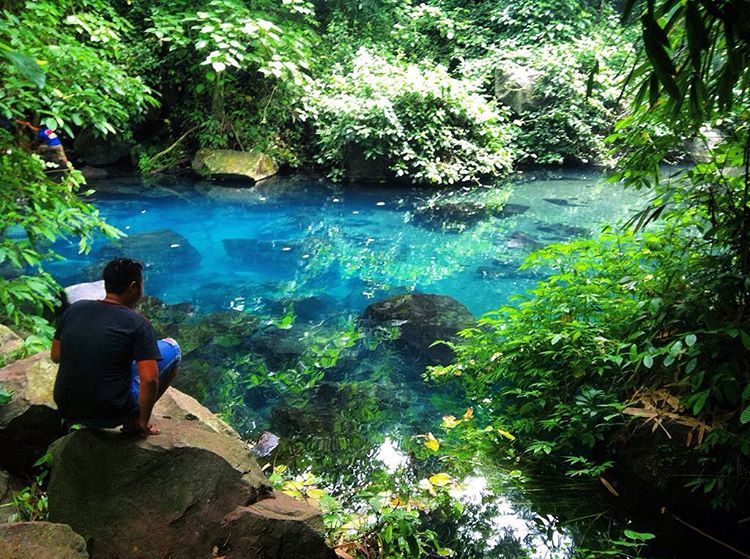 Pesona Danau Cermin di Situ Biru Cilembang