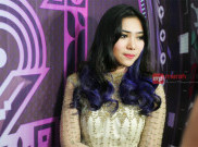 Nyanyikan Lagu Sunda, Isyana Deg-degan