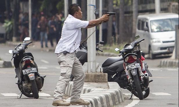 Arti Simbol Tengkorak di Pistol AKBP Untung Sangaji 