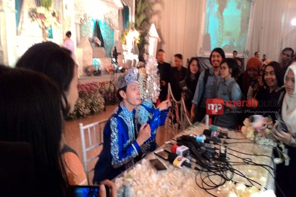 Fedi Nuril dan Istri Nikah Lewat Proses Taaruf