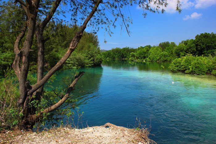 Melirik Cantiknya Pulau Sangiang Banten