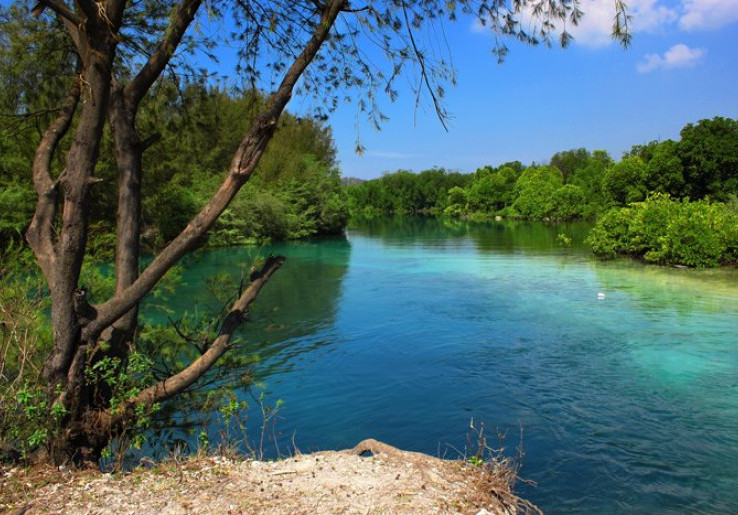 Melirik Cantiknya Pulau Sangiang Banten