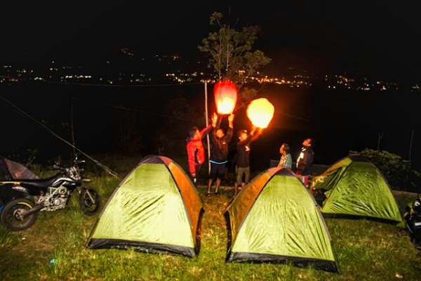 Cinyurup Tempat Kemah Andalan di Kaki Gunung Karang