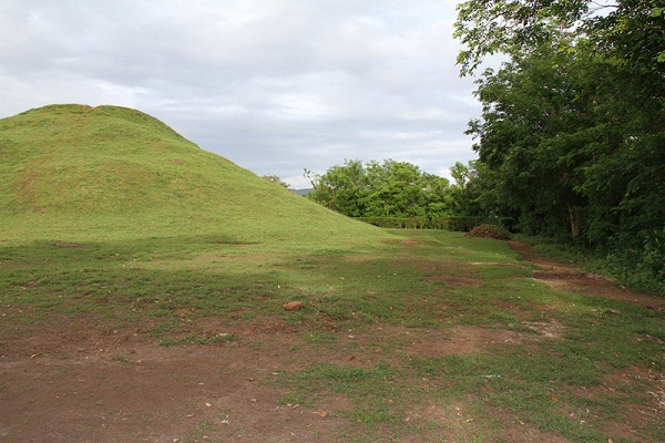 Yuk Menelusuri Beragam Mitos di Candi Abang