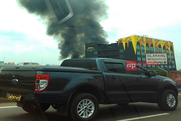 Si Jago Merah Lahap Pemukiman Padat Kampung Baru